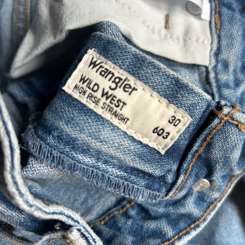 Wrangler Wild West 603 Destructed Straight-leg Jeans (30W x 28L) - Picture 14 of 15